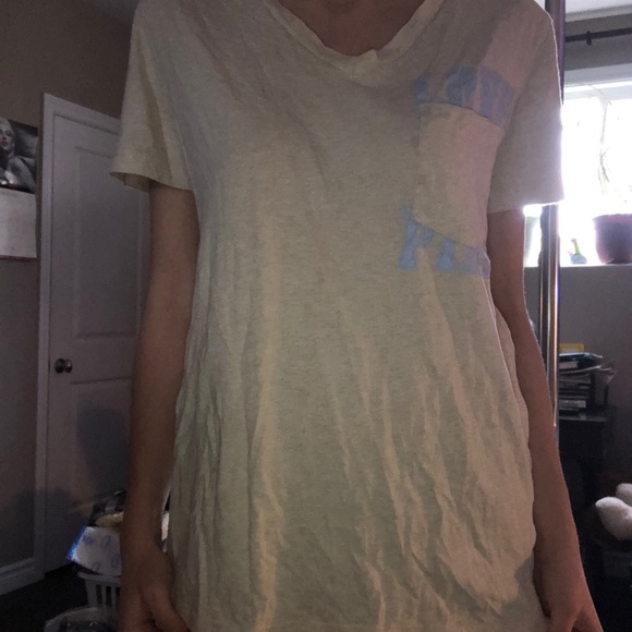 Victoria’s Secret Pink t-shirt - Picture 3 of 3